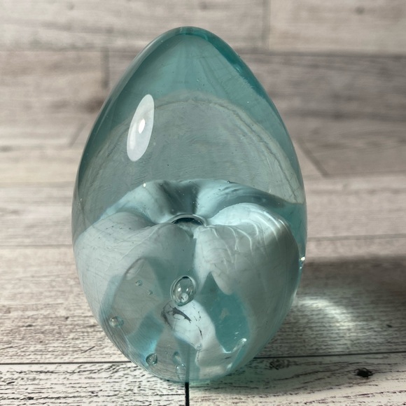 Vintage Bubble Blown Art Glass Egg Shape Paperweight with White Flower - Picture 1 of 11